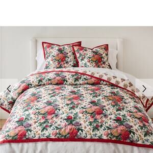 Pottery Barn Margeaux Floral Embroidered Reversible Quilt Size Full/Queen New!
